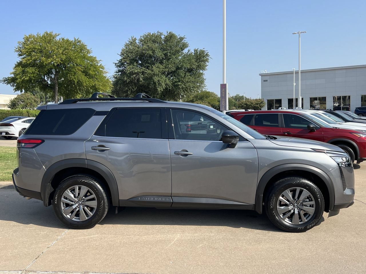 Certified 2026 Nissan Pathfinder SV FWD image 3