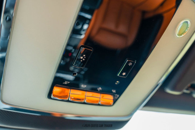 Used 2023 Rolls-Royce Cullinan Black Badge w/ Leather Finishing Pack image 22