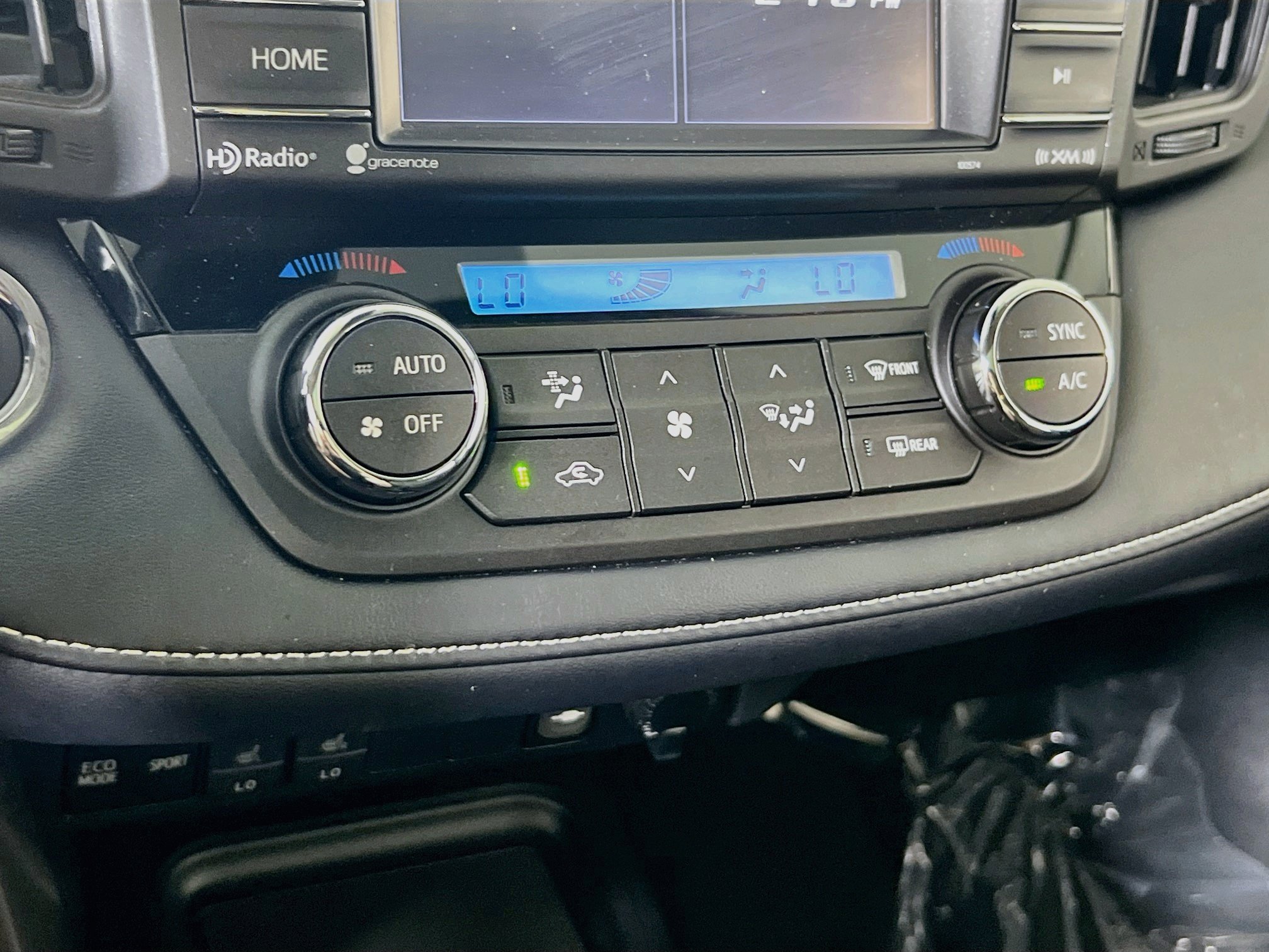 Used 2018 Toyota RAV4 XLE AWD/4WD image 15