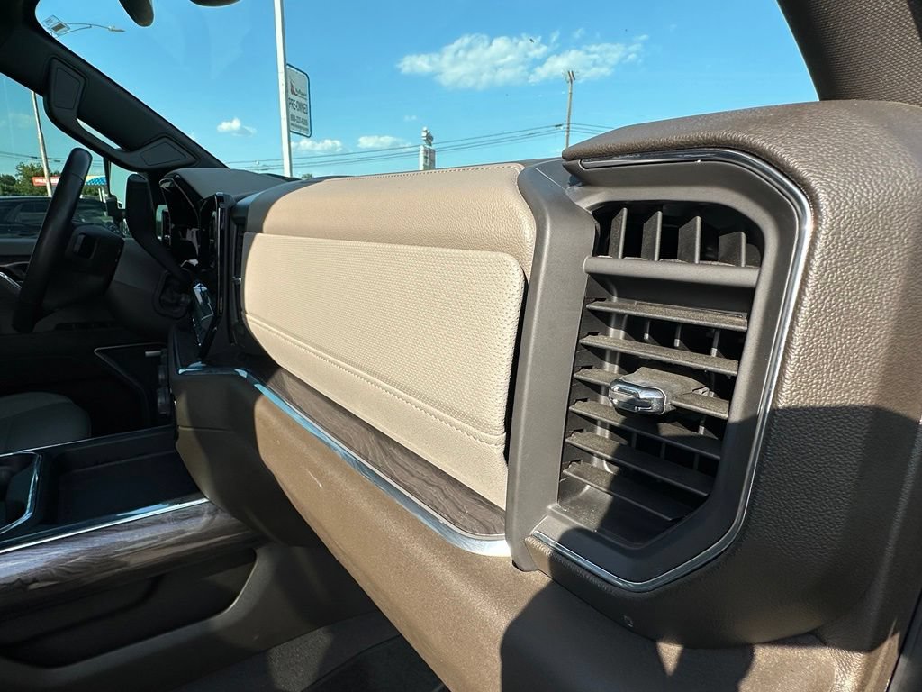 Used 2024 Chevrolet Silverado 2500 LTZ w/ LTZ Convenience Package AWD/4WD image 16