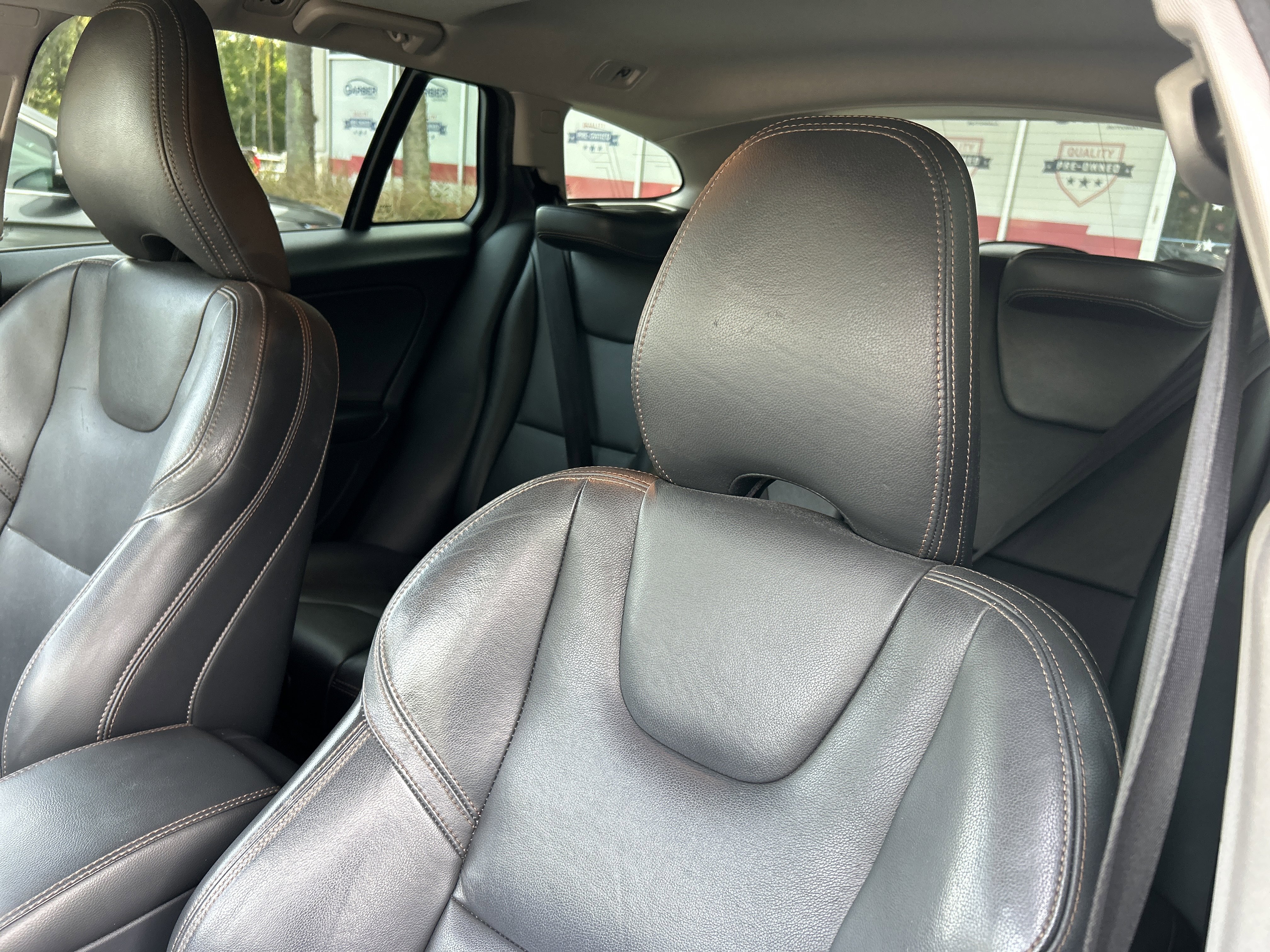 Used 2017 Volvo V60 T5 Cross Country w/ Convenience Package image 13