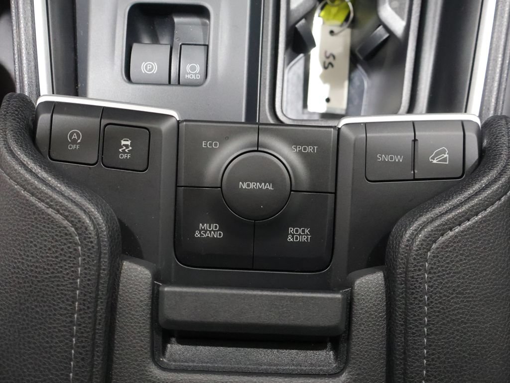 Used 2025 Toyota Grand Highlander AWD image 32