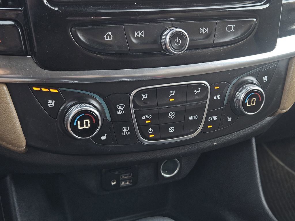 Used 2023 Chevrolet Traverse Premier AWD/4WD image 24
