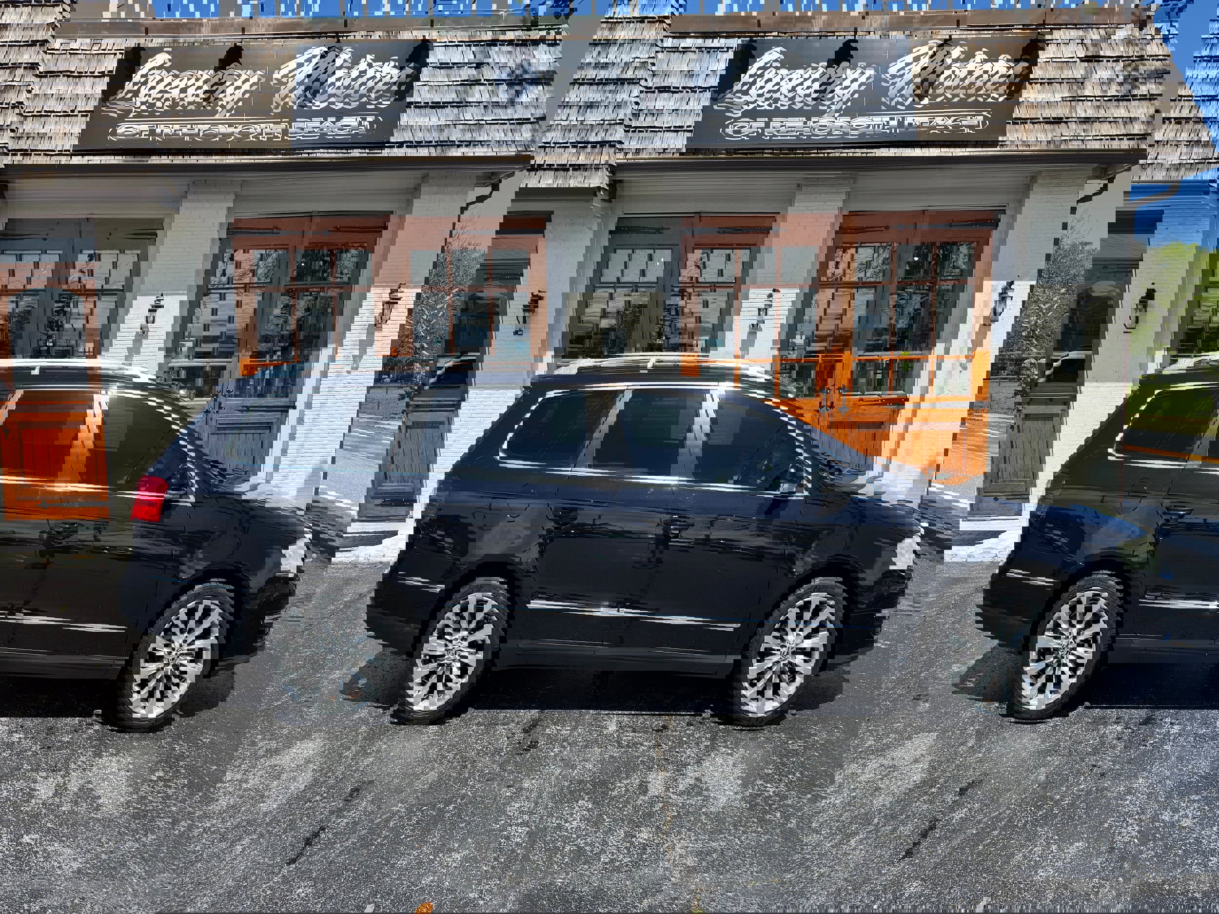 Used 2010 Volkswagen Passat Komfort image 1