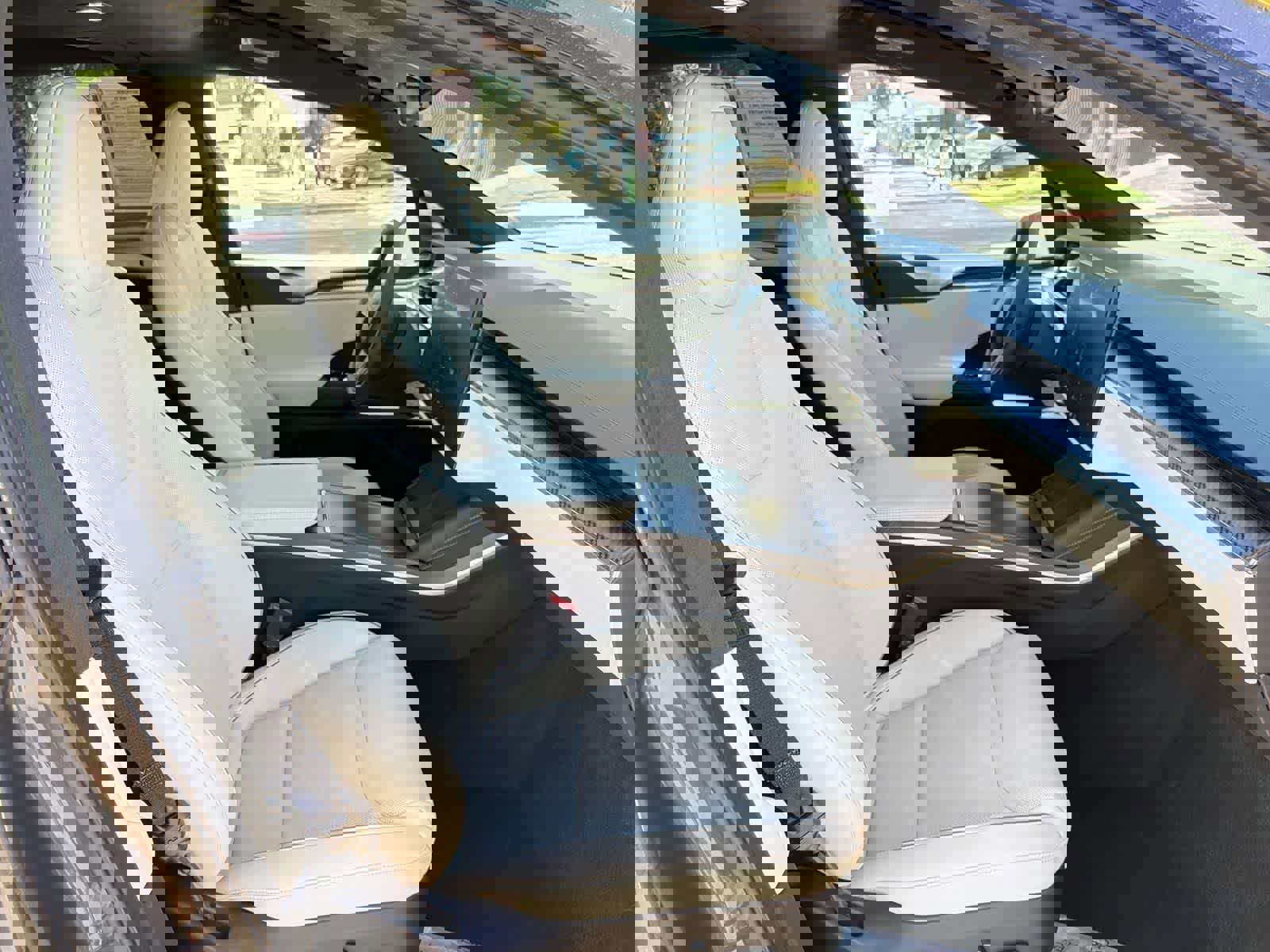 Used 2022 Tesla Model X Plaid image 24