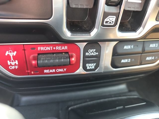 Used 2022 Jeep Wrangler Unlimited Rubicon w/ LED Lighting Group AWD/4WD image 12