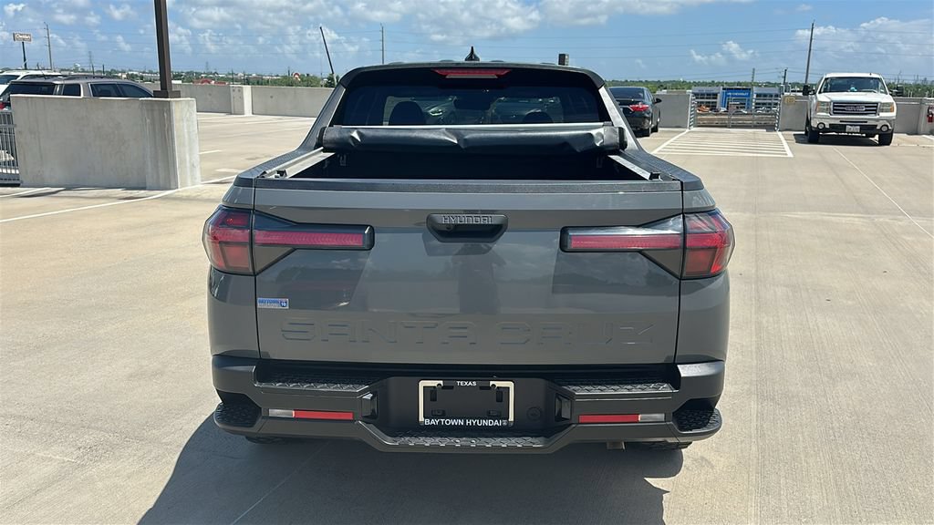 Used 2022 Hyundai Santa Cruz SE FWD image 11