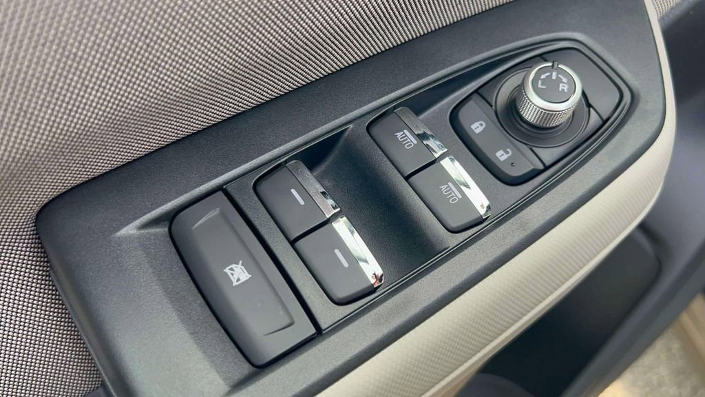 Used 2025 Subaru Forester Premium image 13