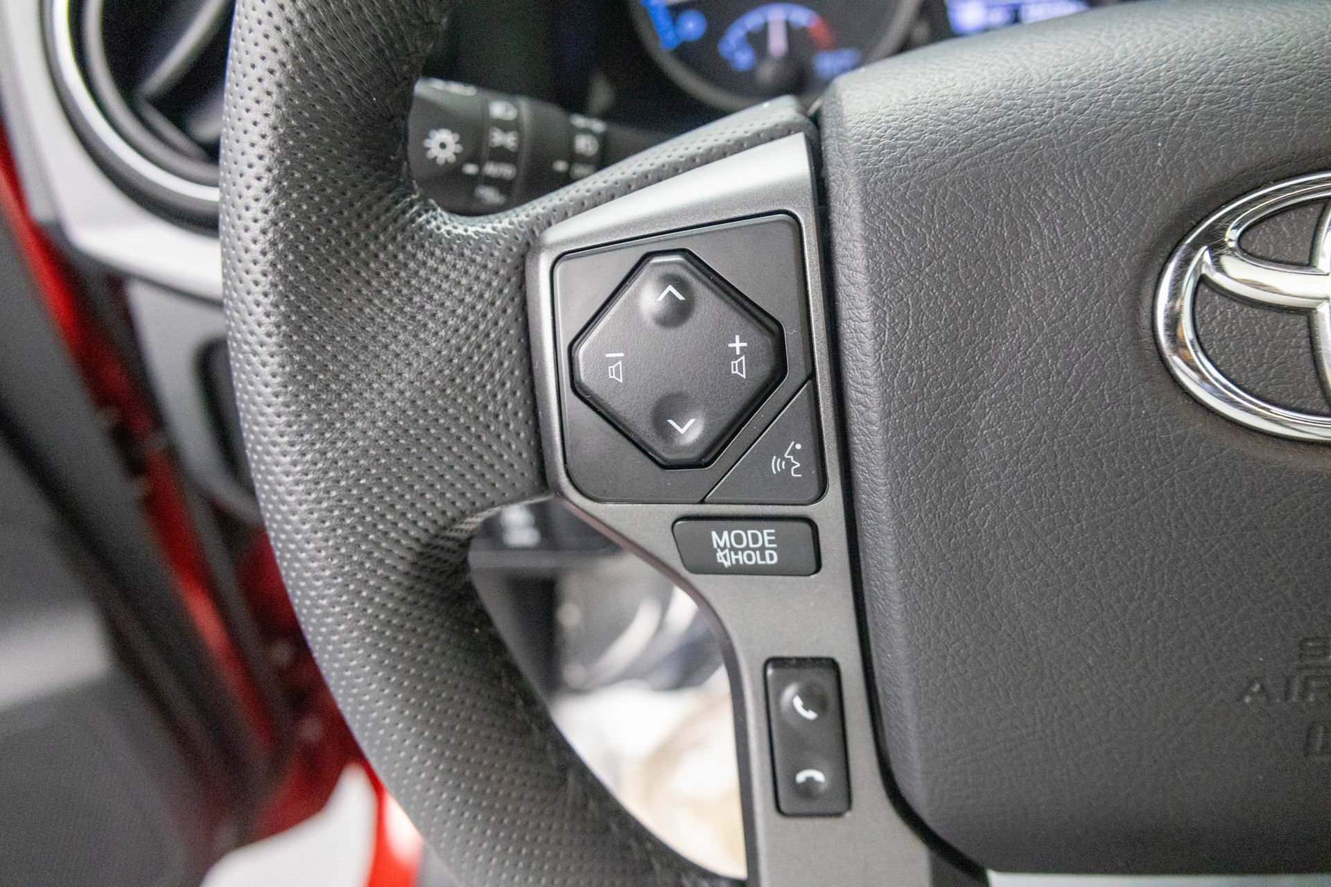 Used 2023 Toyota Tacoma TRD Sport w/ TRD Premium Sport Package AWD/4WD image 13