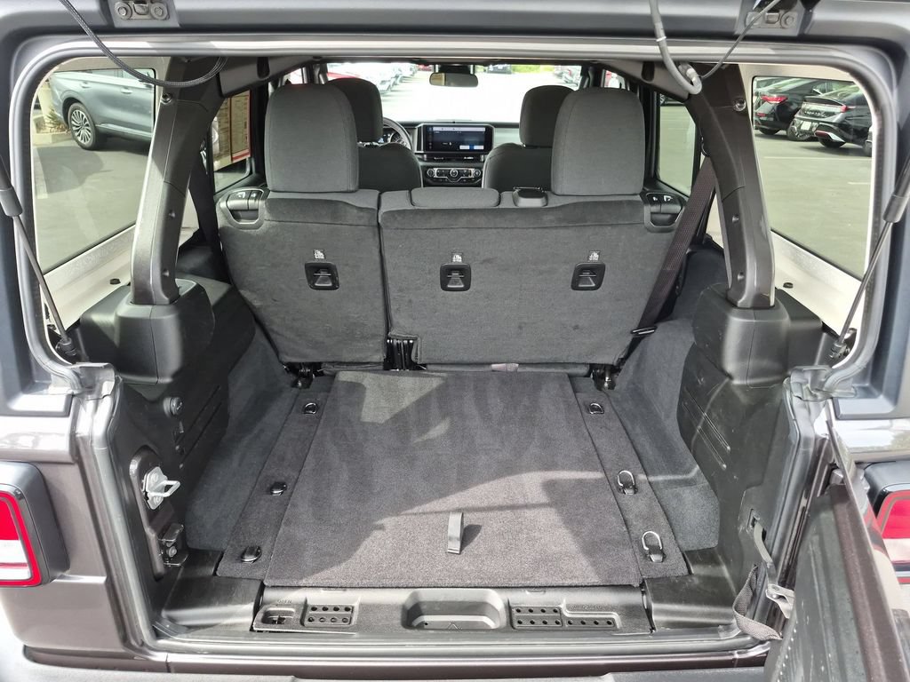 Used 2025 Jeep Wrangler Unlimited Sport AWD/4WD image 29