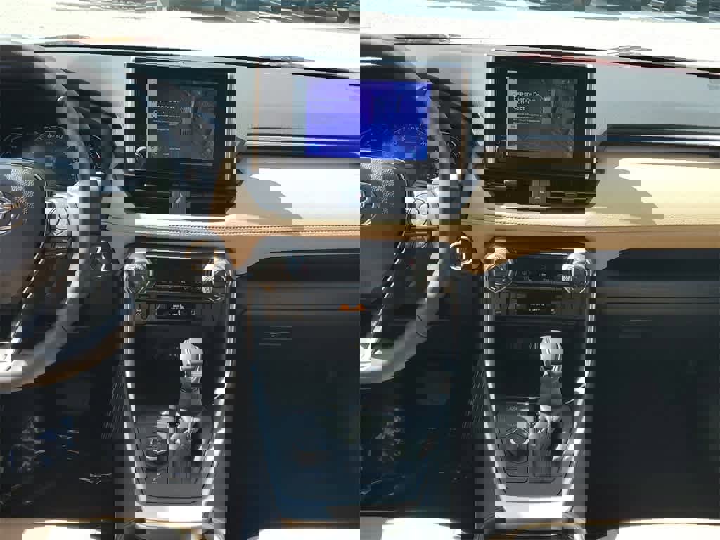 Used 2025 Toyota RAV4 XLE w/ Convenience Package image 16