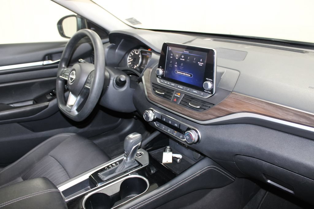 Used 2023 Nissan Altima 2.5 SV FWD image 30