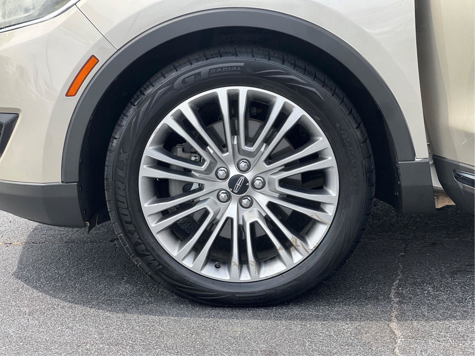 Used 2017 Lincoln MKX Reserve FWD image 29
