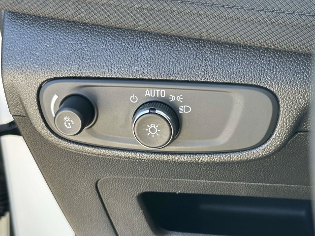 Used 2025 Chevrolet TrailBlazer LT AWD/4WD image 14