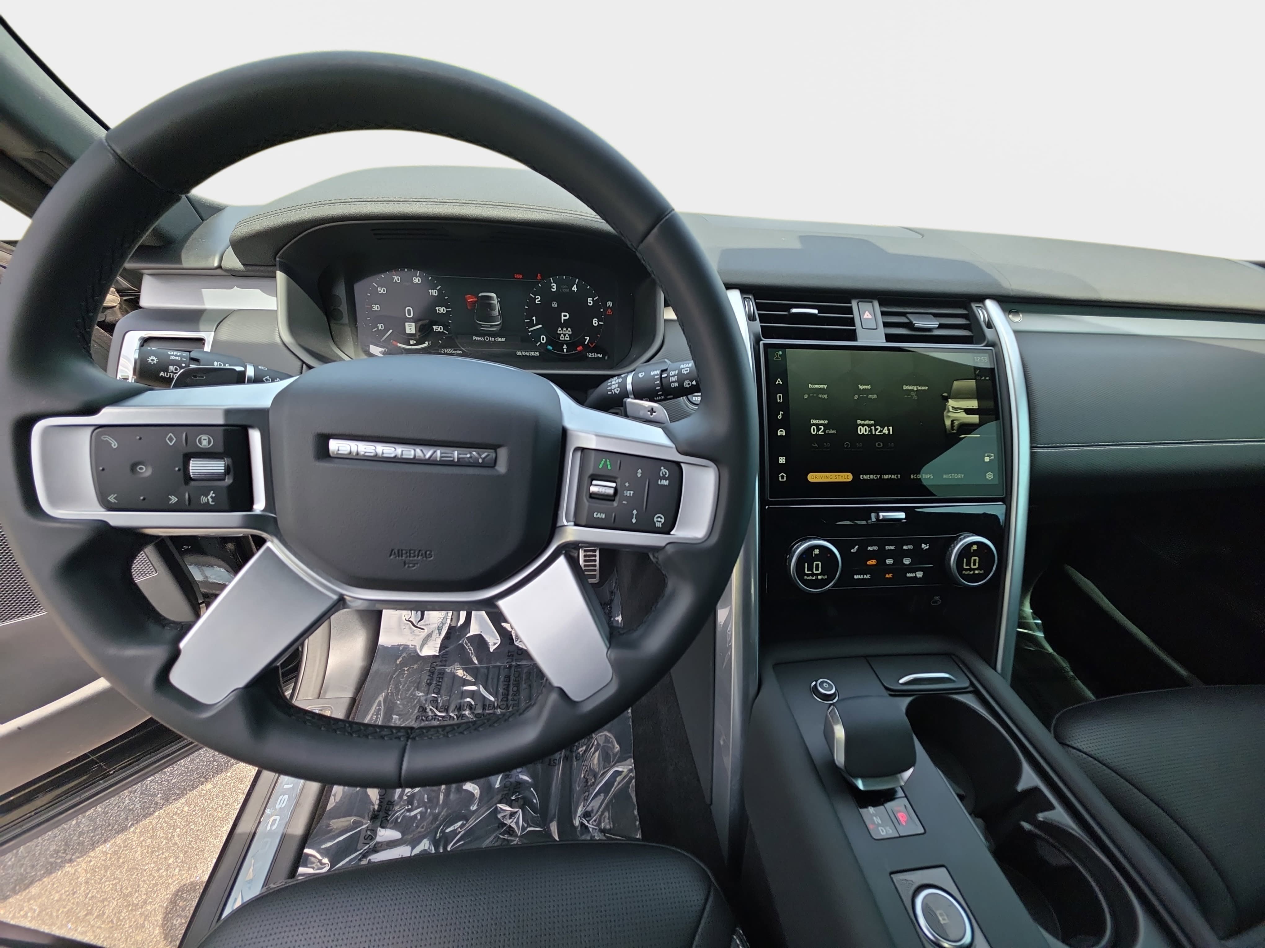 Certified 2025 Land Rover Discovery Dynamic SE AWD/4WD image 18