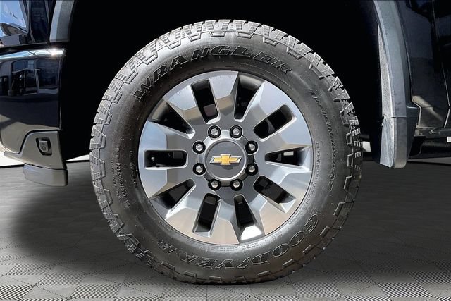 Used 2025 Chevrolet Silverado 2500 Custom w/ Custom Value Package AWD/4WD image 21