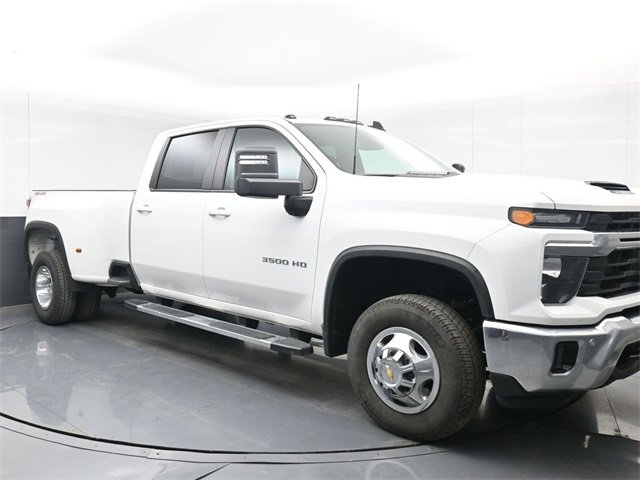 Used 2025 Chevrolet Silverado 3500 LT w/ All Star Edition image 2