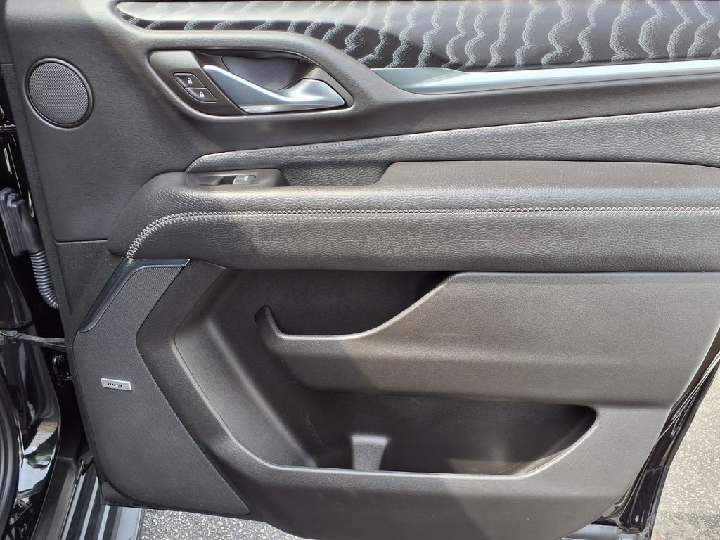 Used 2023 GMC Yukon XL Denali image 7