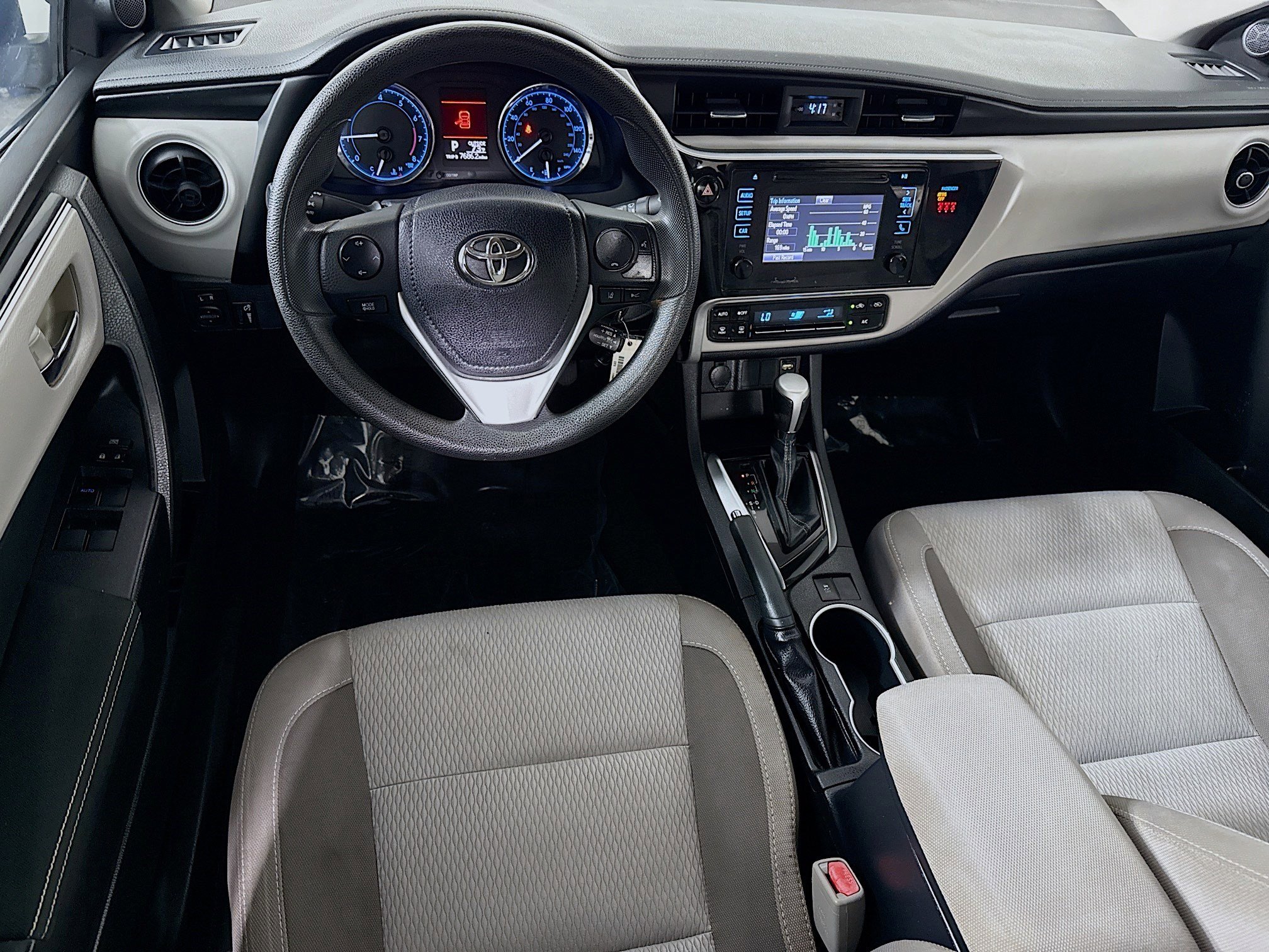 Used 2018 Toyota Corolla L image 17