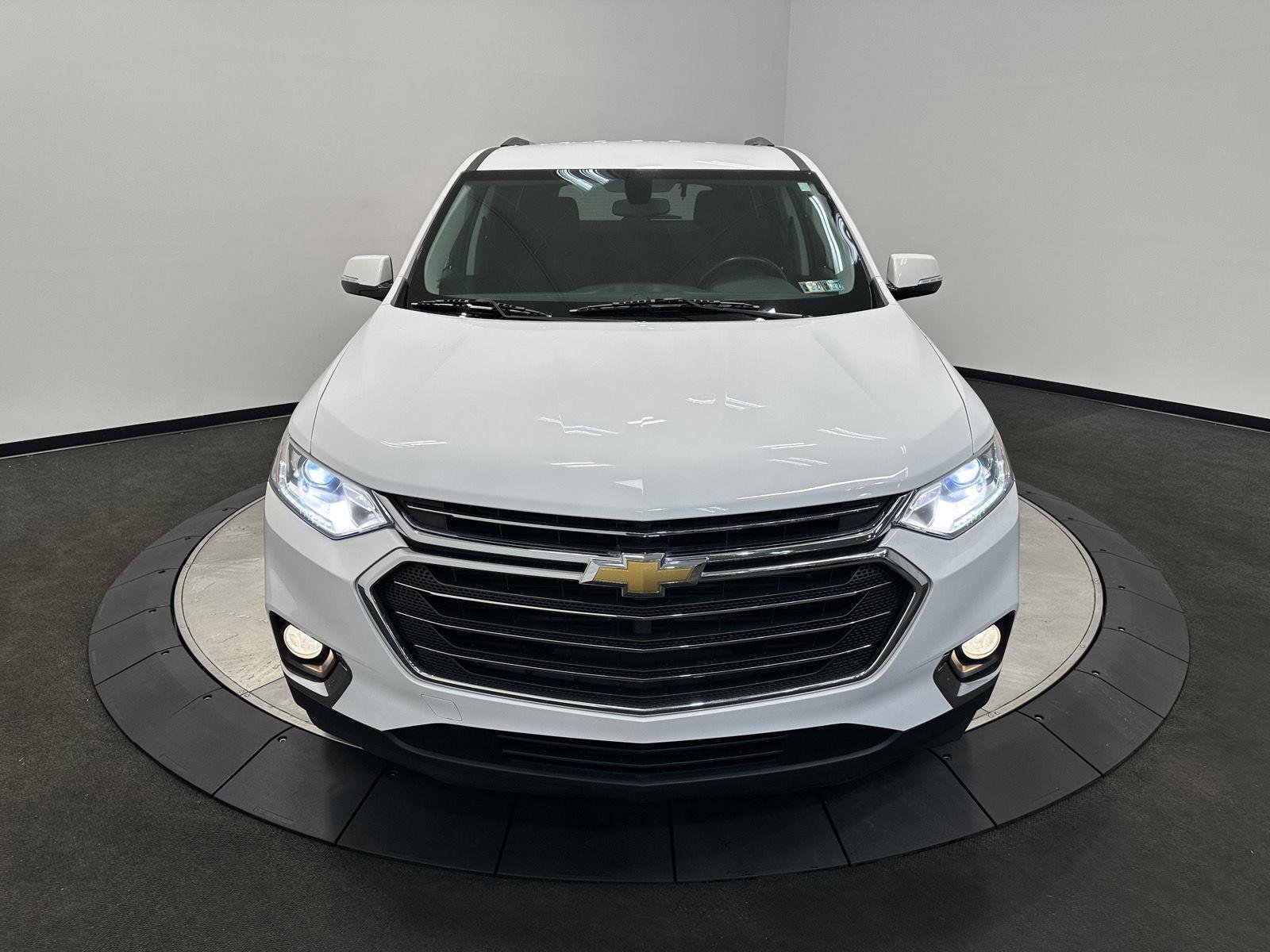 Used 2018 Chevrolet Traverse LT image 3