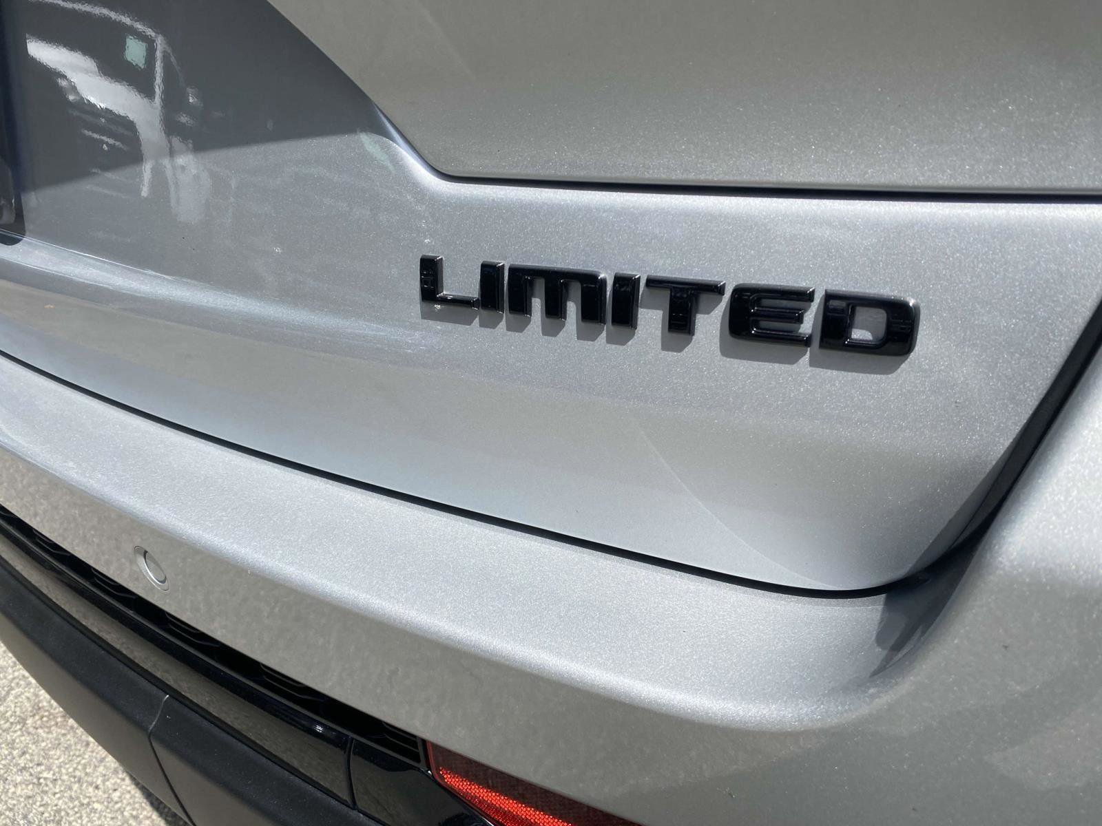 New 2025 Jeep Grand Cherokee Limited w/ Luxury Tech Group II image 26