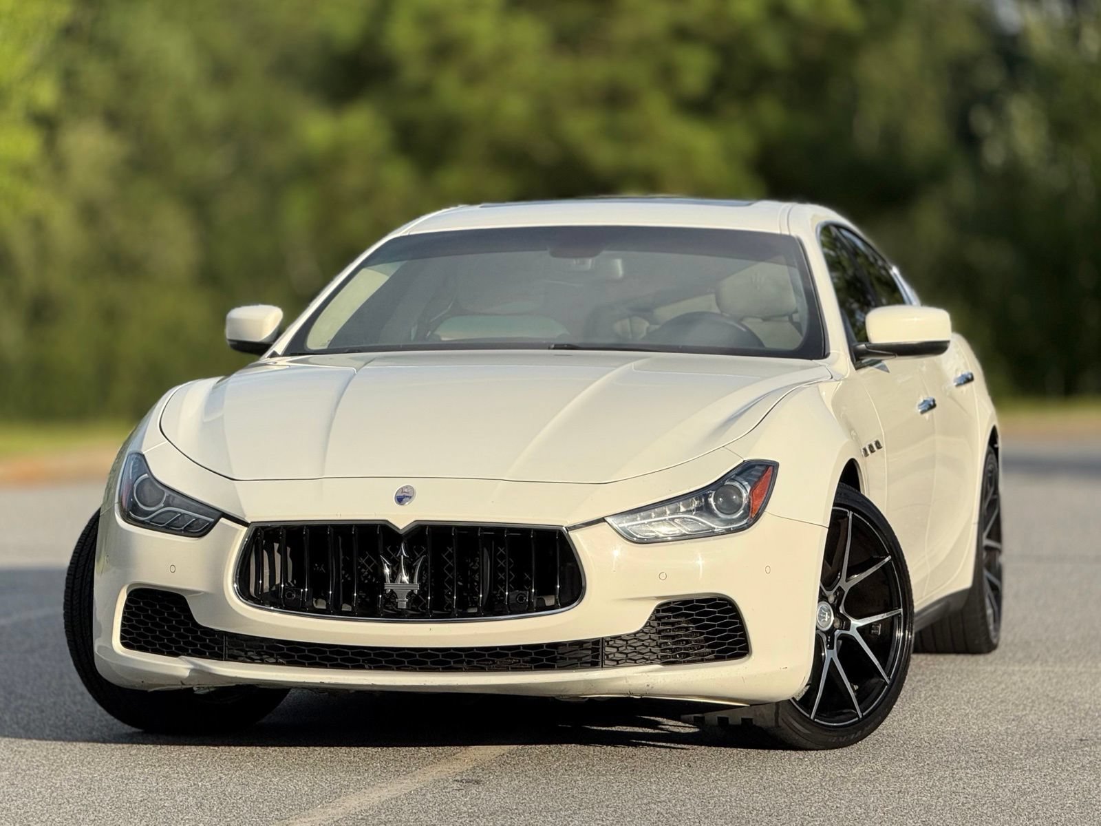 Used 2014 Maserati Ghibli S Q4 AWD/4WD image 2