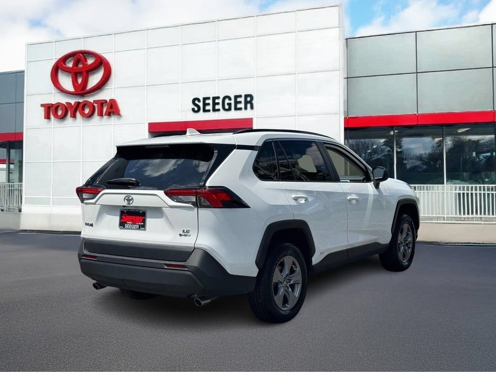 Used 2025 Toyota RAV4 LE AWD/4WD video 3
