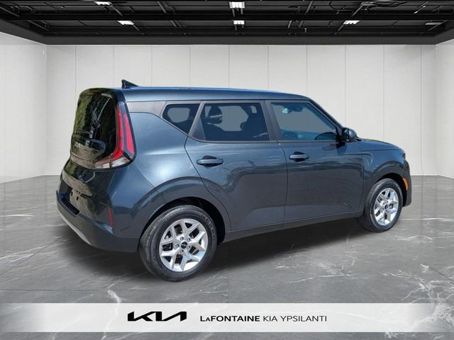 Used 2025 Kia Soul LX w/ LX Technology Package FWD image 5