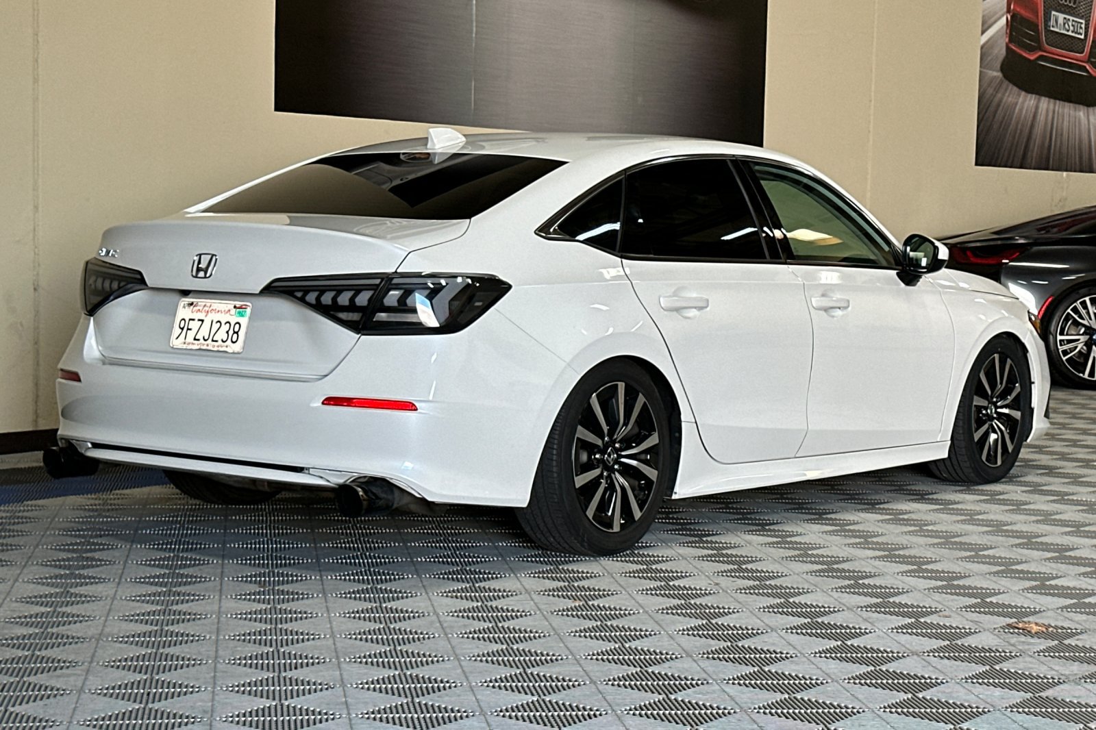 Used 2023 Honda Civic EX image 4