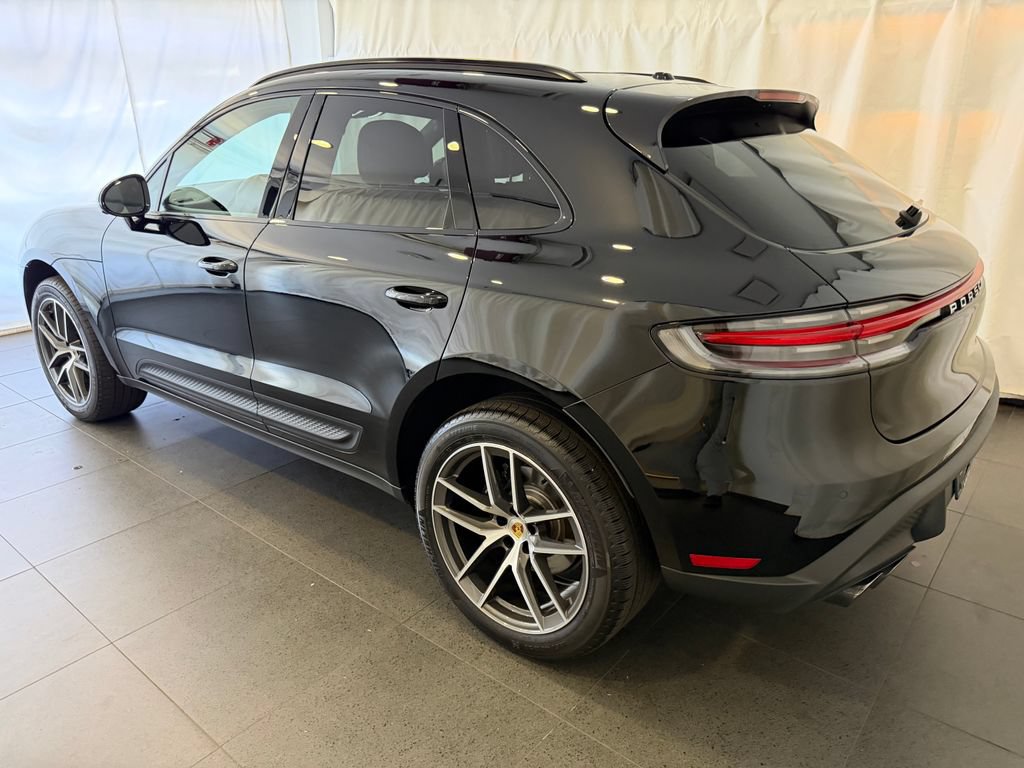 Certified 2026 Porsche Macan AWD/4WD image 3