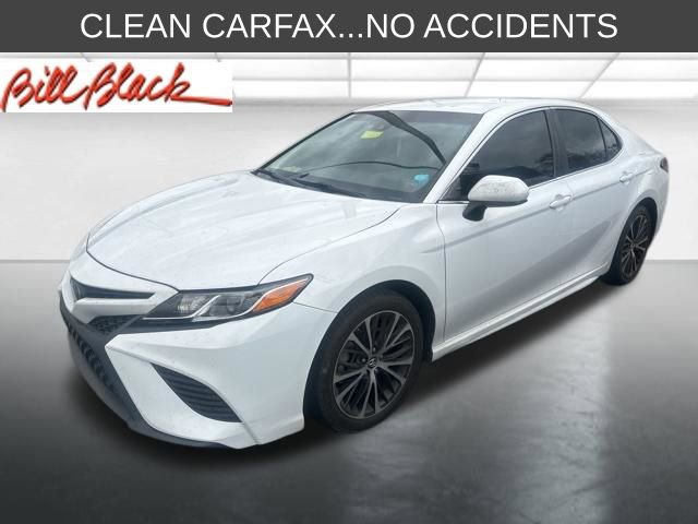 Used 2018 Toyota Camry SE image 1