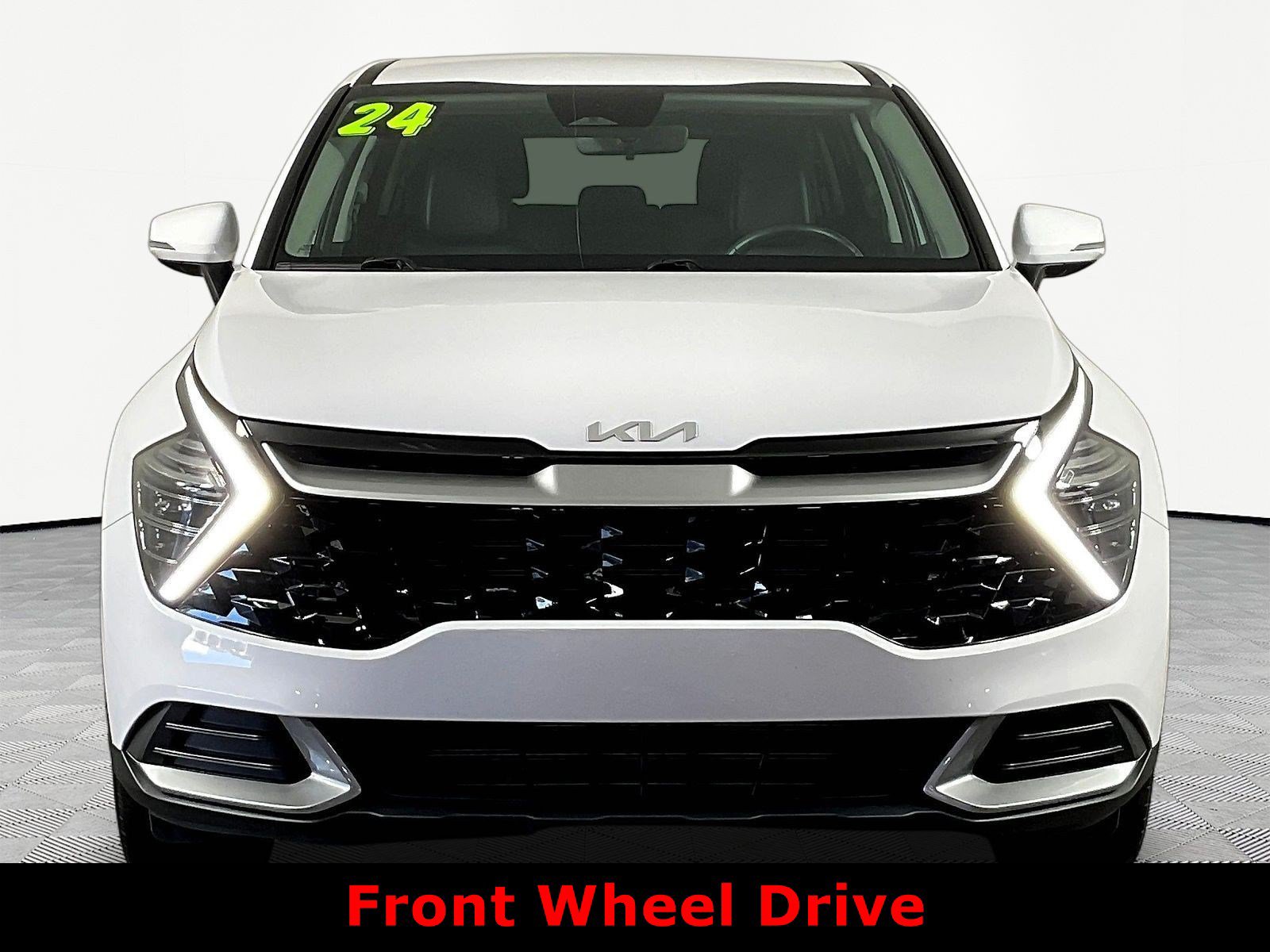 Used 2024 Kia Sportage EX FWD image 2