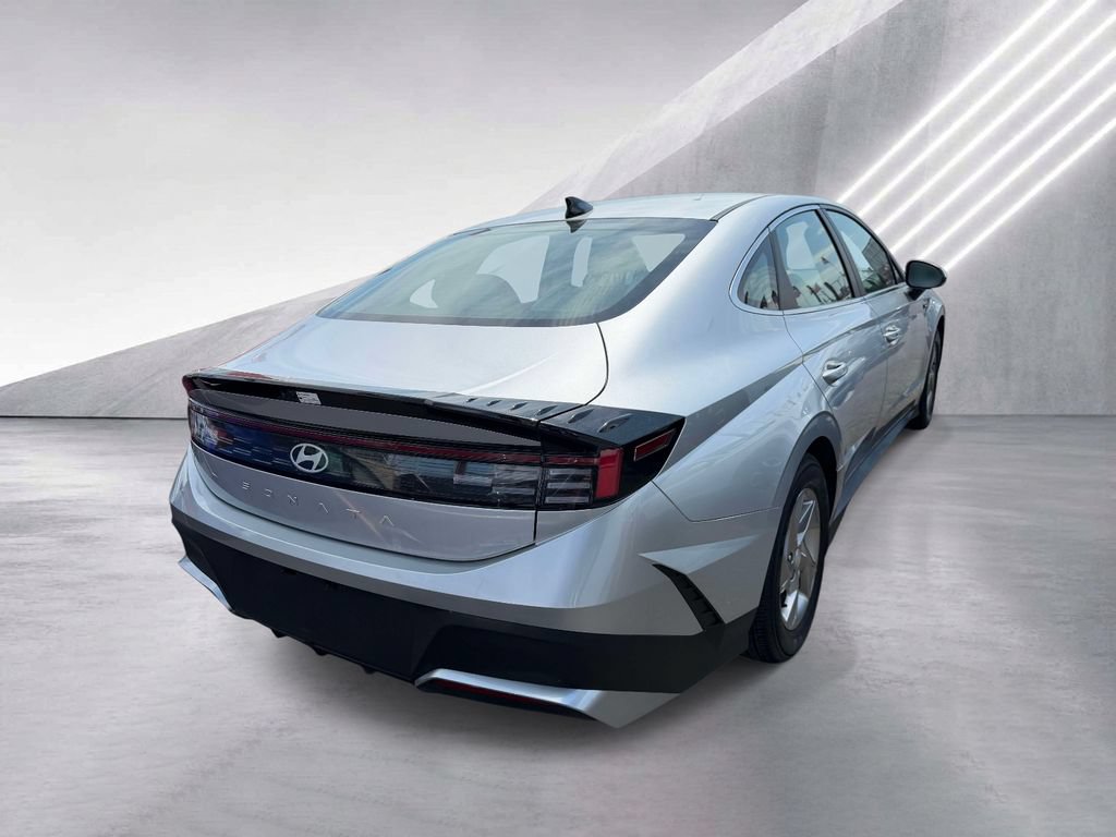 Used 2025 Hyundai Sonata SE FWD image 6