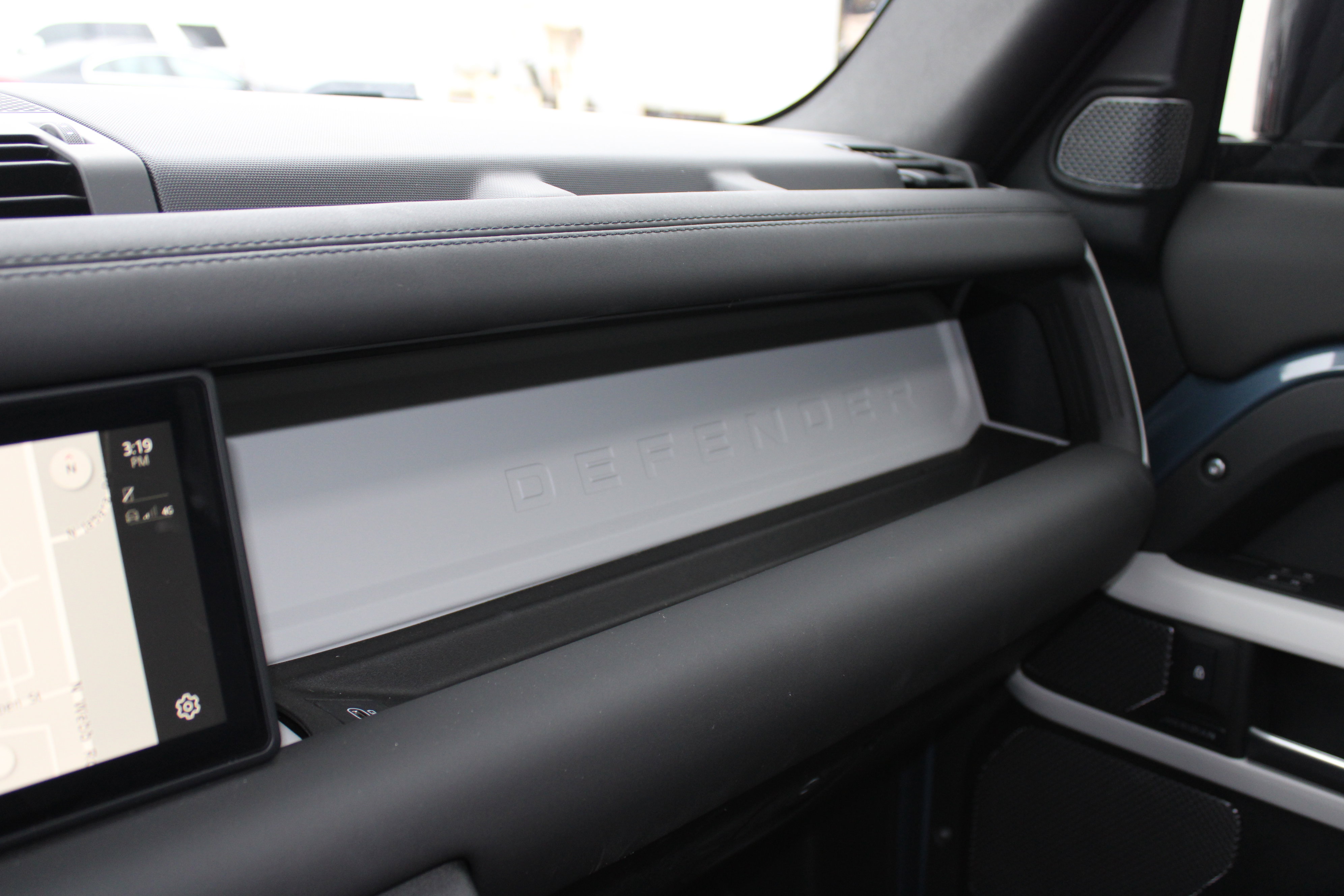 Used 2024 Land Rover Defender 110 S image 34