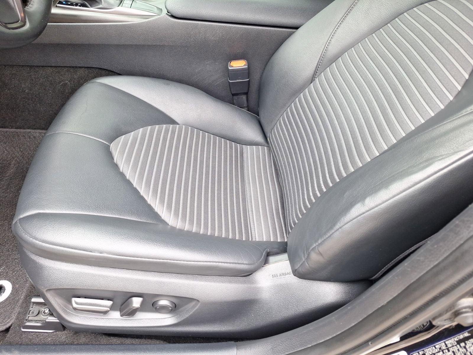 Used 2023 Toyota Camry SE w/ Convenience Package FWD image 15