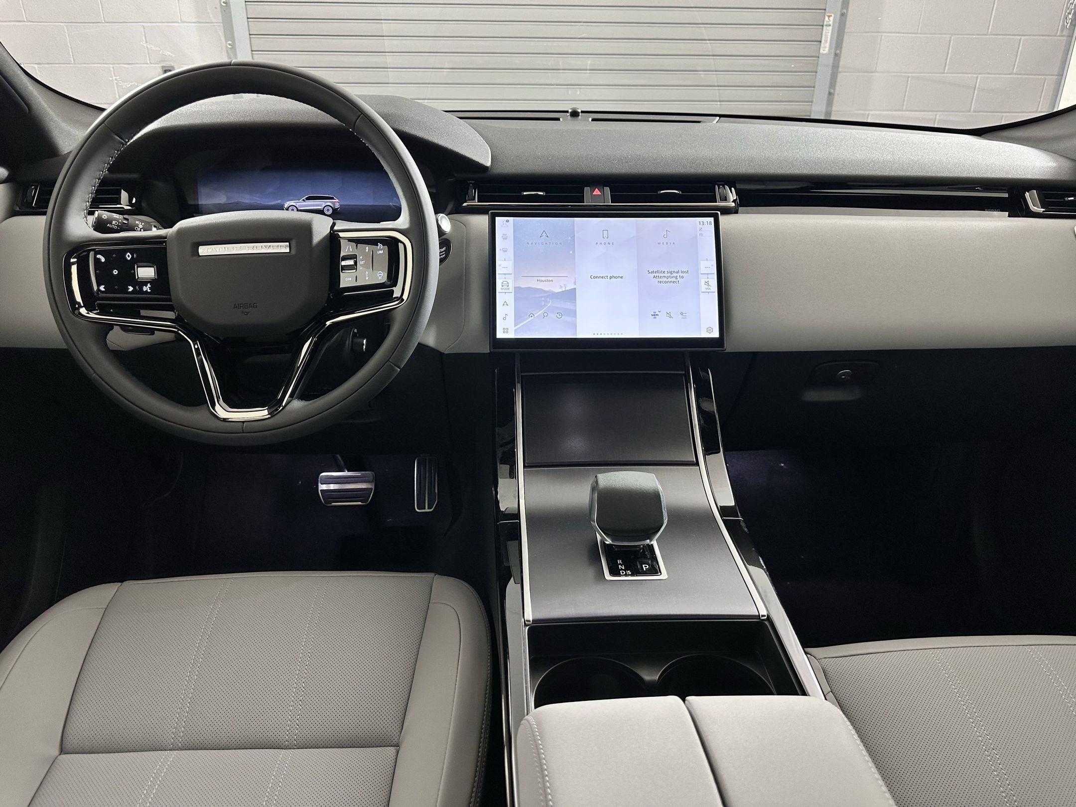 New 2026 Land Rover Range Rover Velar Dynamic SE image 13
