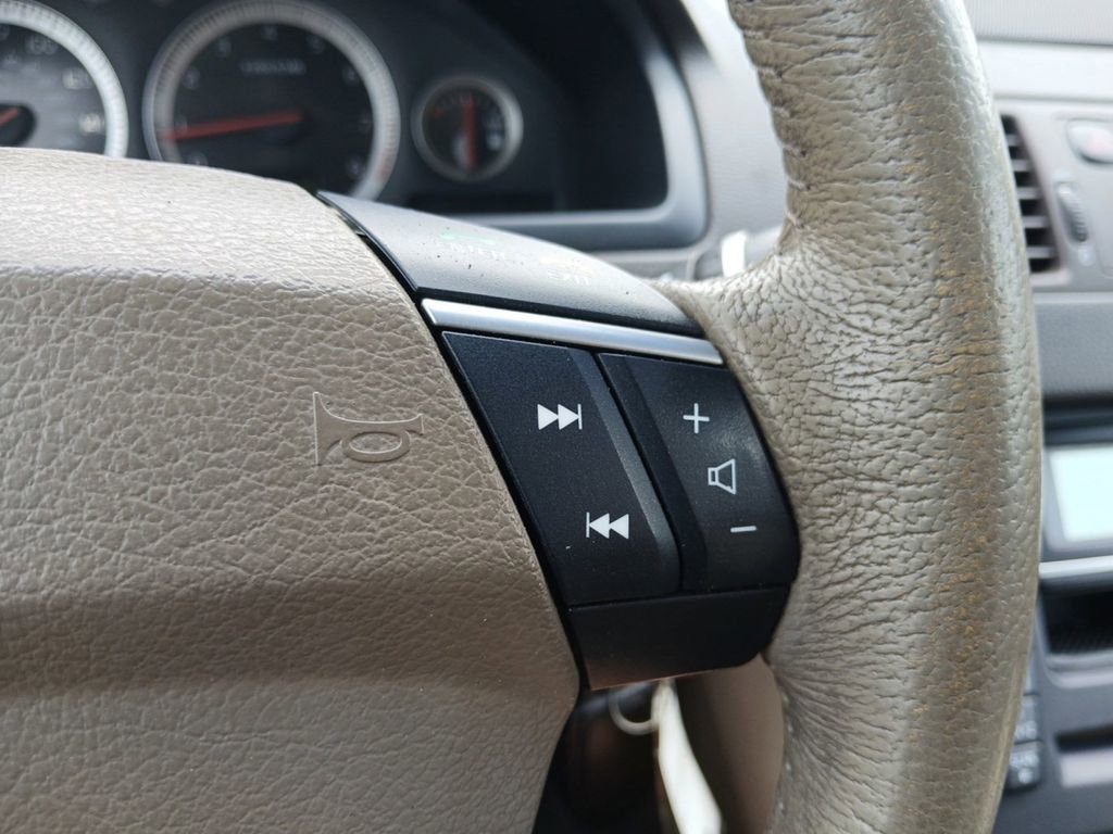 Used 2018 Volvo XC90 T5 Momentum w/ Convenience Package FWD image 21