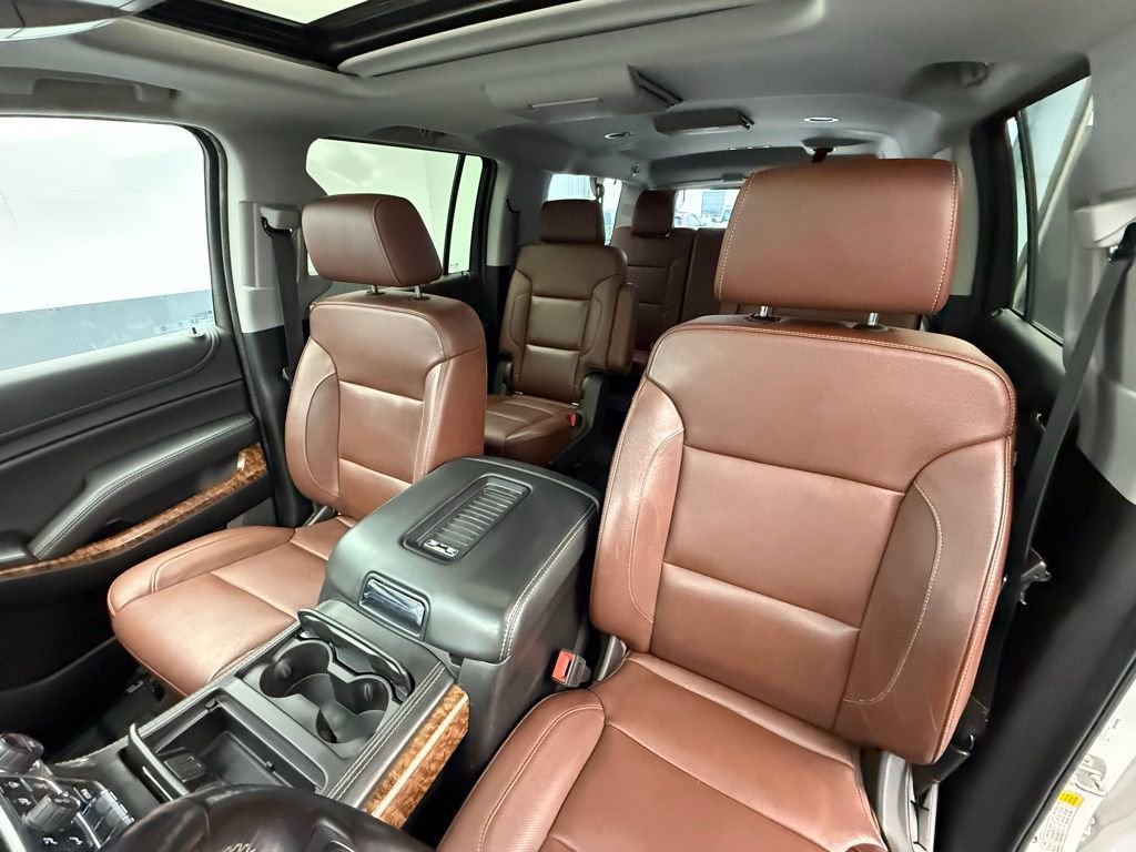 Used 2019 Chevrolet Suburban Premier w/ Premier Plus Edition AWD/4WD image 37