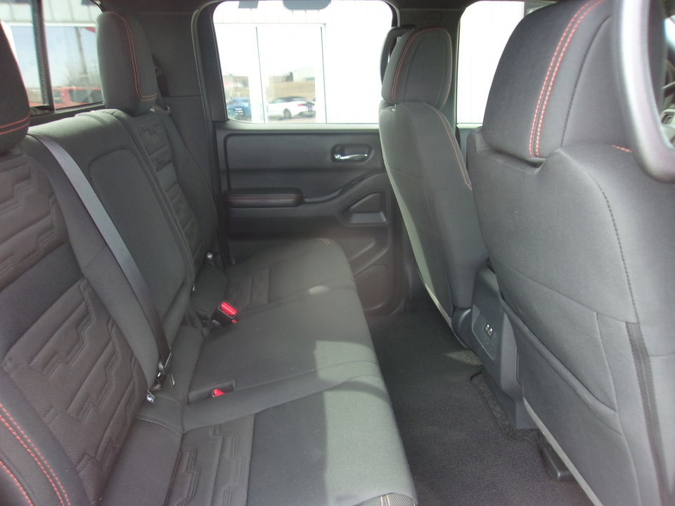 Used 2025 Nissan Frontier PRO-4X image 22