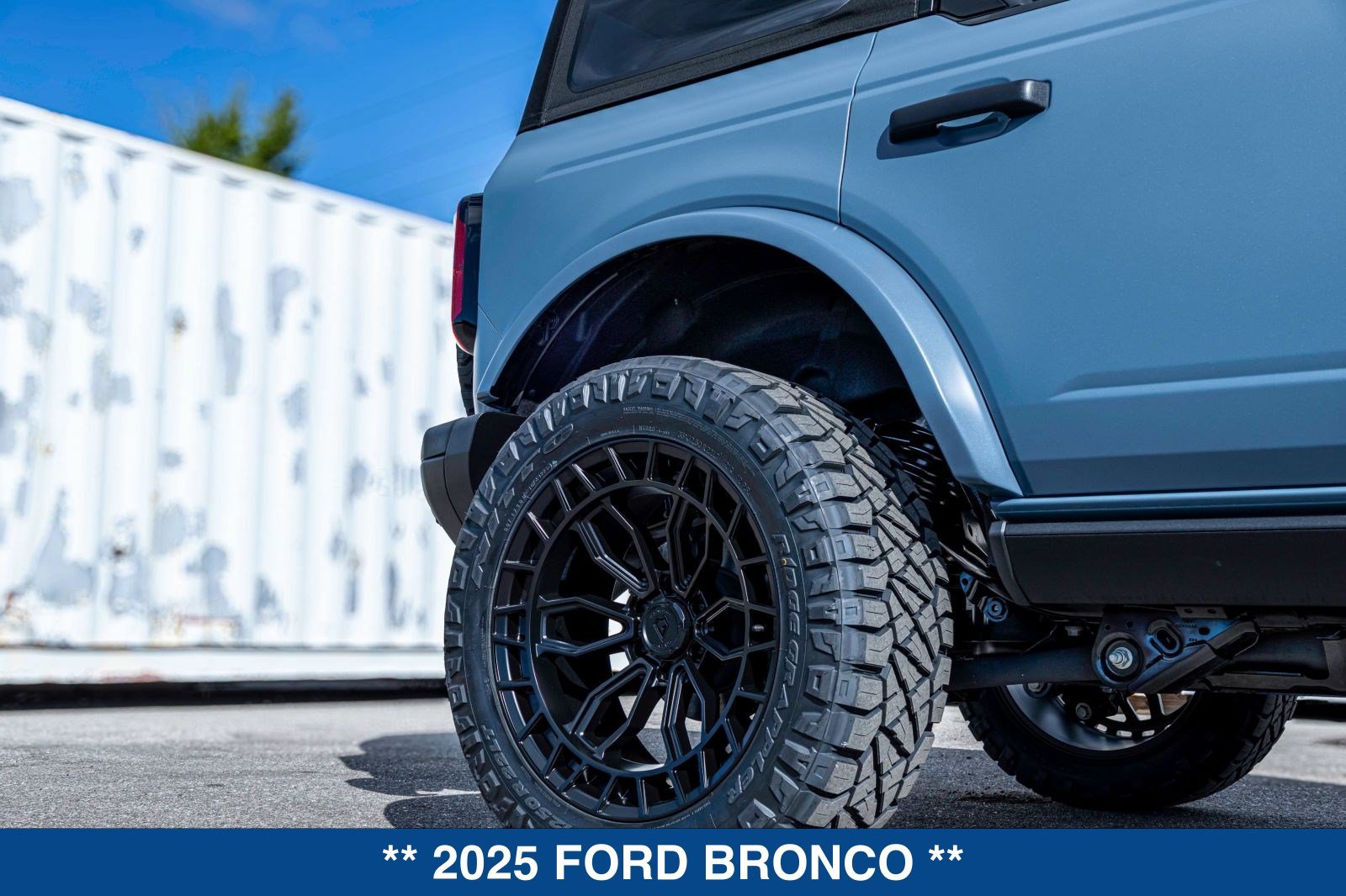 Used 2025 Ford Bronco Badlands AWD/4WD image 36