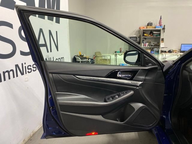 Certified 2023 Nissan Maxima Platinum w/ Sport Mat Group FWD image 9