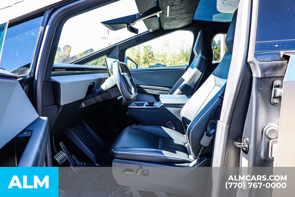 Used 2024 Tesla Cybertruck AWD Crew Cab image 18