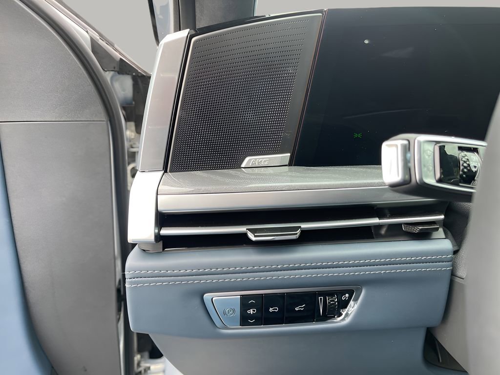 Used 2025 Cadillac Escalade IQ Sport 2 w/ LPO, ONYX Package image 23