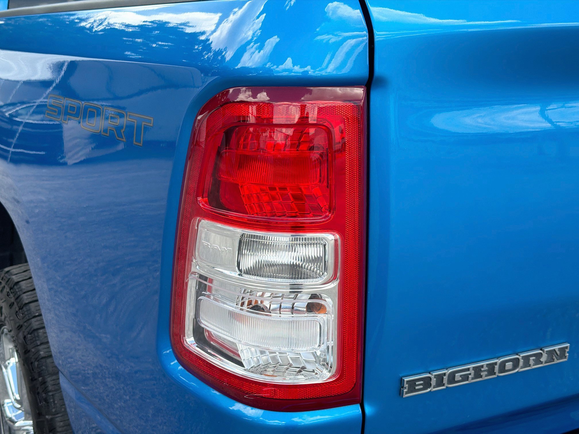 Used 2021 RAM 1500 4x4 Crew Cab image 10