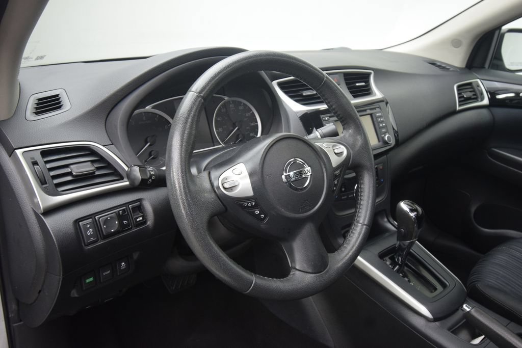 Used 2018 Nissan Sentra SV w/ Premium Package (P01) FWD image 11