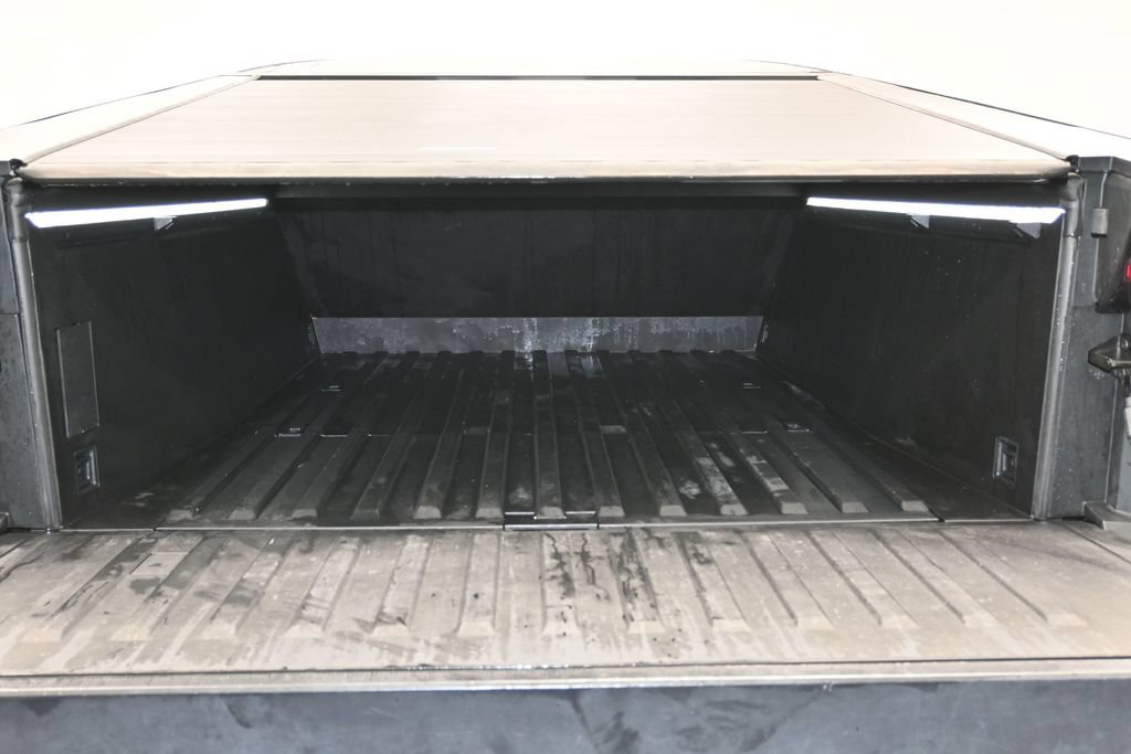 Used 2024 Tesla Cybertruck AWD Crew Cab image 14
