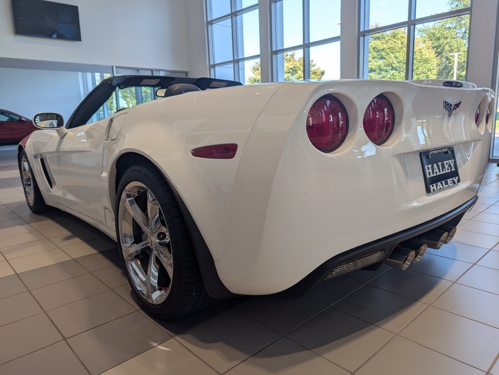 Used 2011 Chevrolet Corvette Grand Sport w/ Preferred Equipment Group RWD image 5