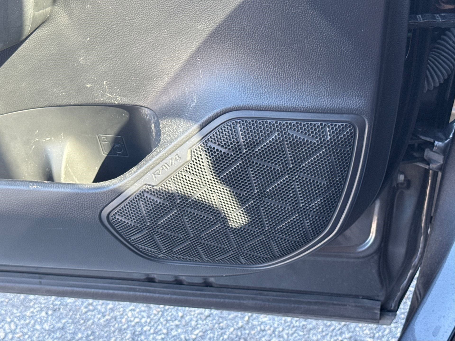 Used 2022 Toyota RAV4 XLE image 36