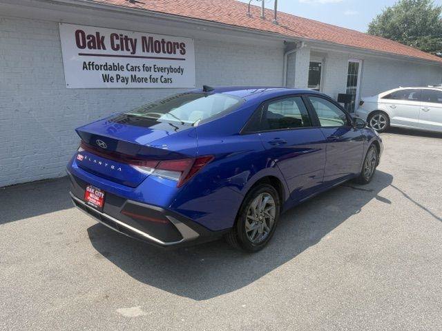 Used 2024 Hyundai Elantra SEL FWD image 5