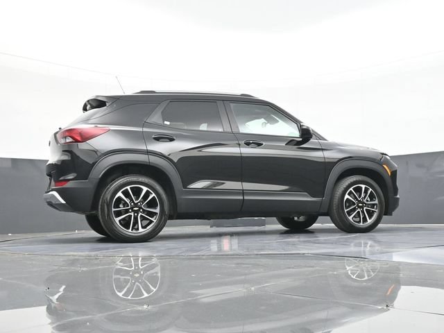 Used 2025 Chevrolet TrailBlazer LT AWD/4WD image 47